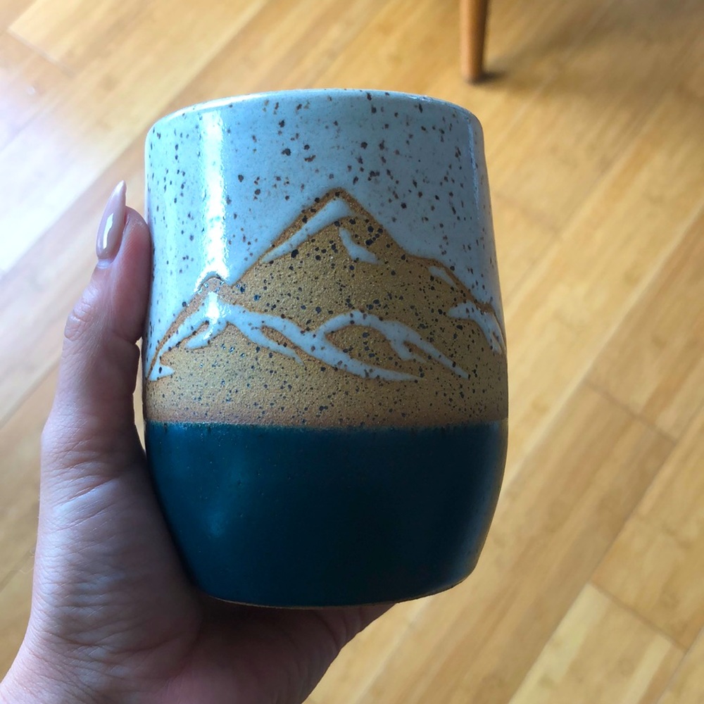 2232 Ceramics Handmade Mountain Mug